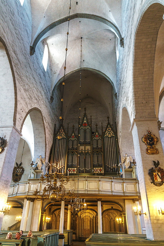 Nave with worshippers of Cathedral of St. Mary the Virgin, Old Town, UNESCO World Heritage Site, Tallinn, Estonia, Europe