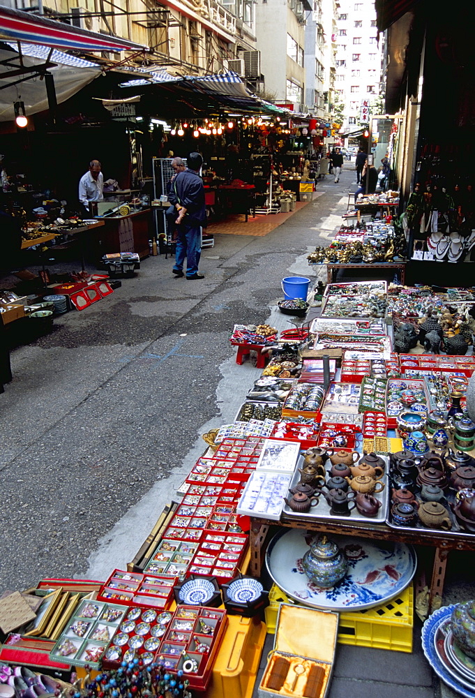 Curios and antiques, Upper Lascar Row (Cat Street), Hong Kong Island, Hong Kong, China, Asia