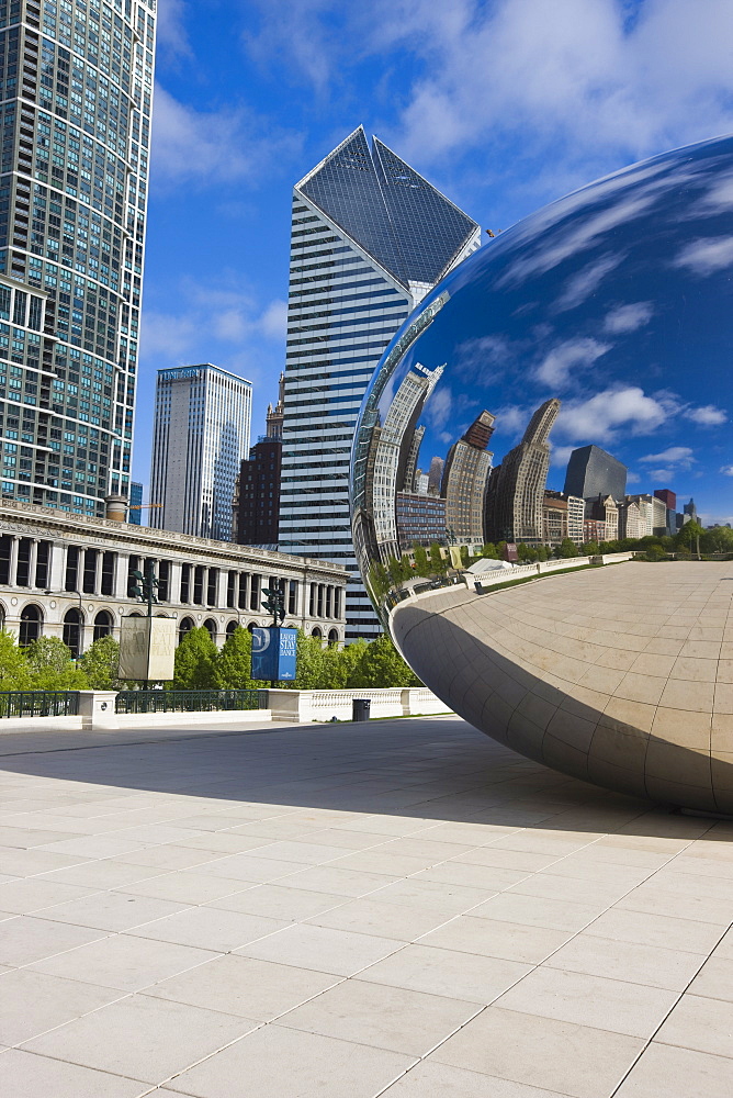 Cloud Gate sculpture in Millennium Park, Chicago, Illinois, United States of America, North America