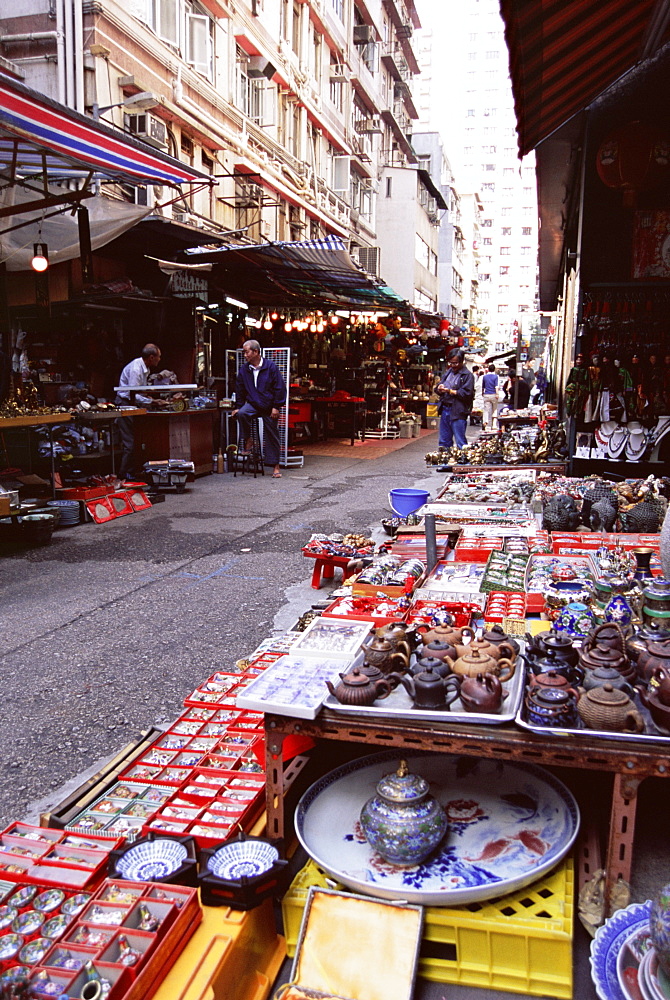 Street stalls, Upper Lascar Row, Hong Kong Island, Hong Kong, China, Asia