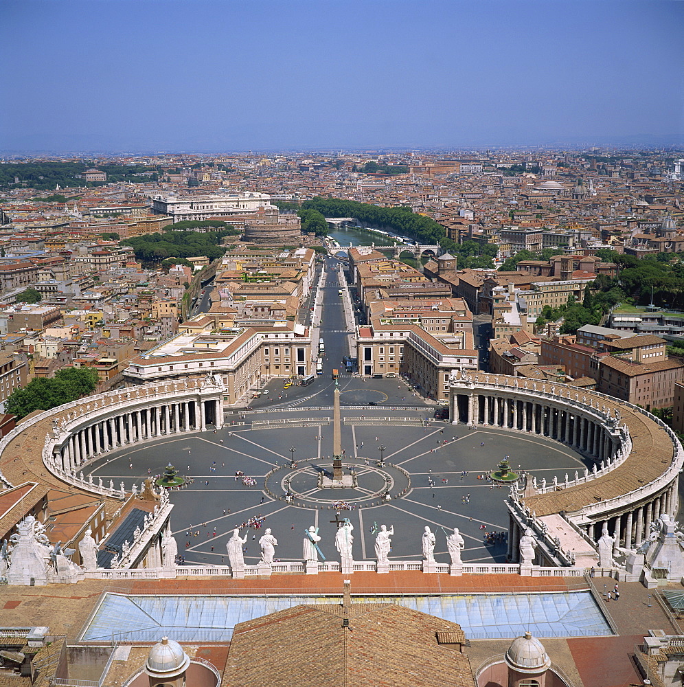 St. Peter's Square, The Vatican, Rome, Lazio, Italy, Europe