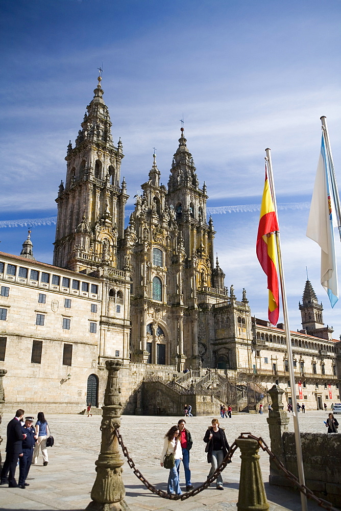 Facade of cathedral seen from Praza do Obradoiro, Santiago de Compostela, UNESCO World Heritage Site, Galicia, Spain, Europe