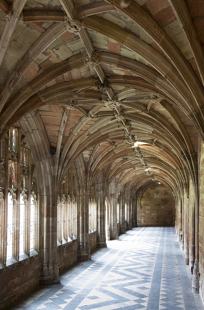 Cloister, Worcester Cathedral, Worcester, England, United Kingdom, Europe