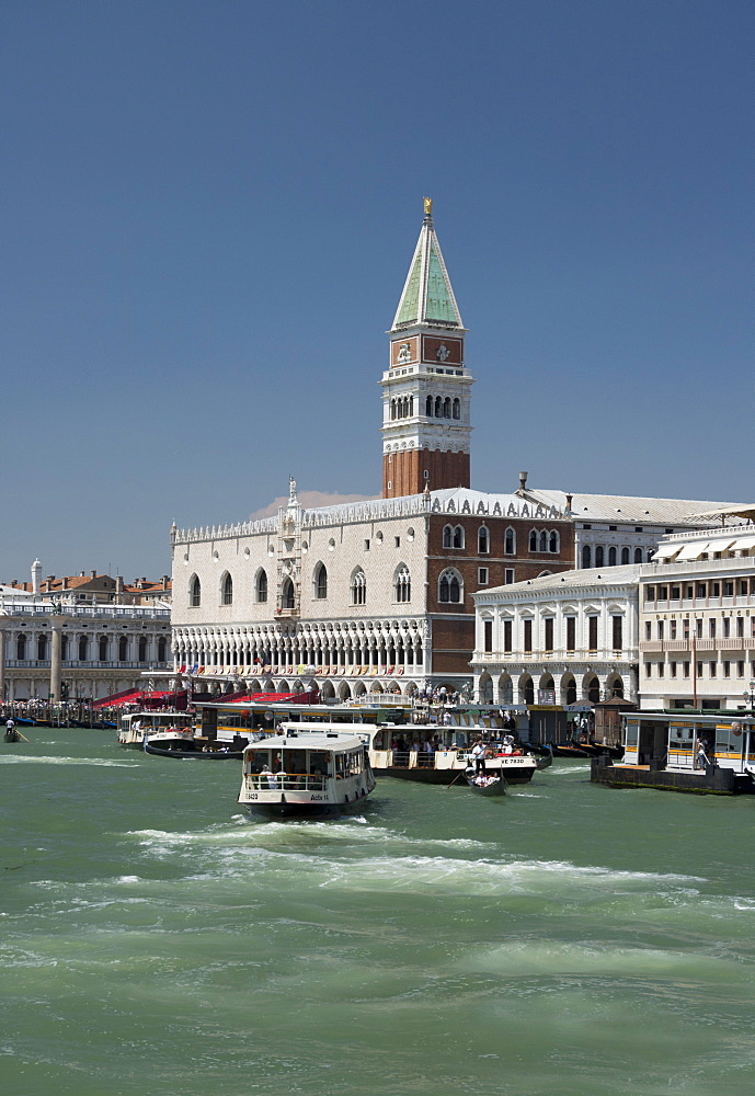 Campanile and Doge's Palace from the water, Venice, UNESCO World Heritage Site, Veneto, Italy, Europe