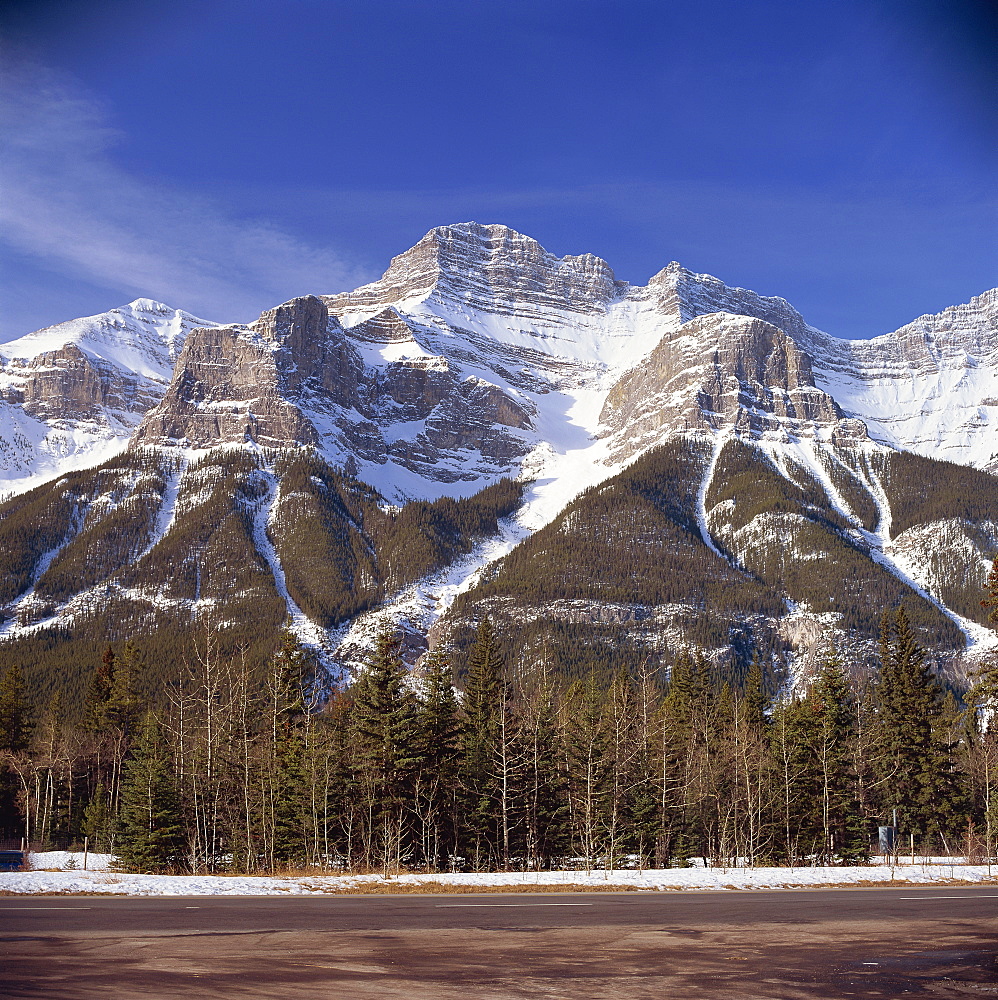 Snow capped mountains, Rockies, near Banff National Park, Alberta, Canada, North America