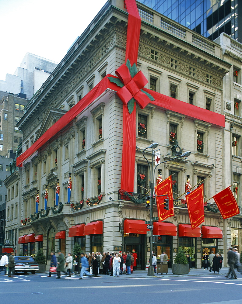 Christmas decoration on the exterior of Cartier's shop on 5th Avenue, New York, United States of America, North America