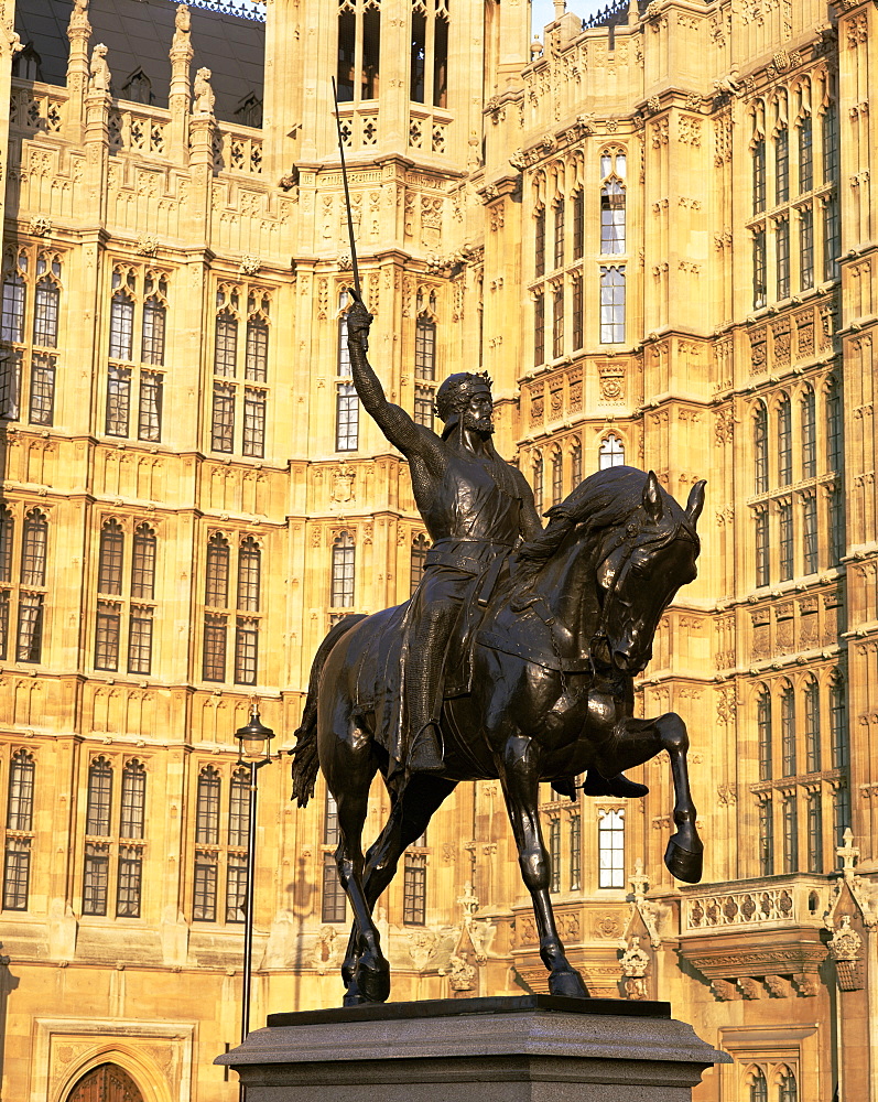 Statue of Richard the Lionheart, Westminster, London, England, United Kingdom, Europe