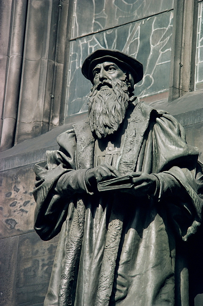 Statue of John Knox, Edinburgh, Lothian, Scotland, United Kingdom, Europe