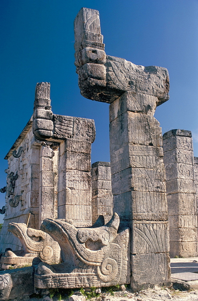 Quetzalcoatl serpent-god, Temple of the Warriors, Maya-Toltec site, Chichen-Itza, UNESCO World Heritage Site, Yucatan, Mexico, North America