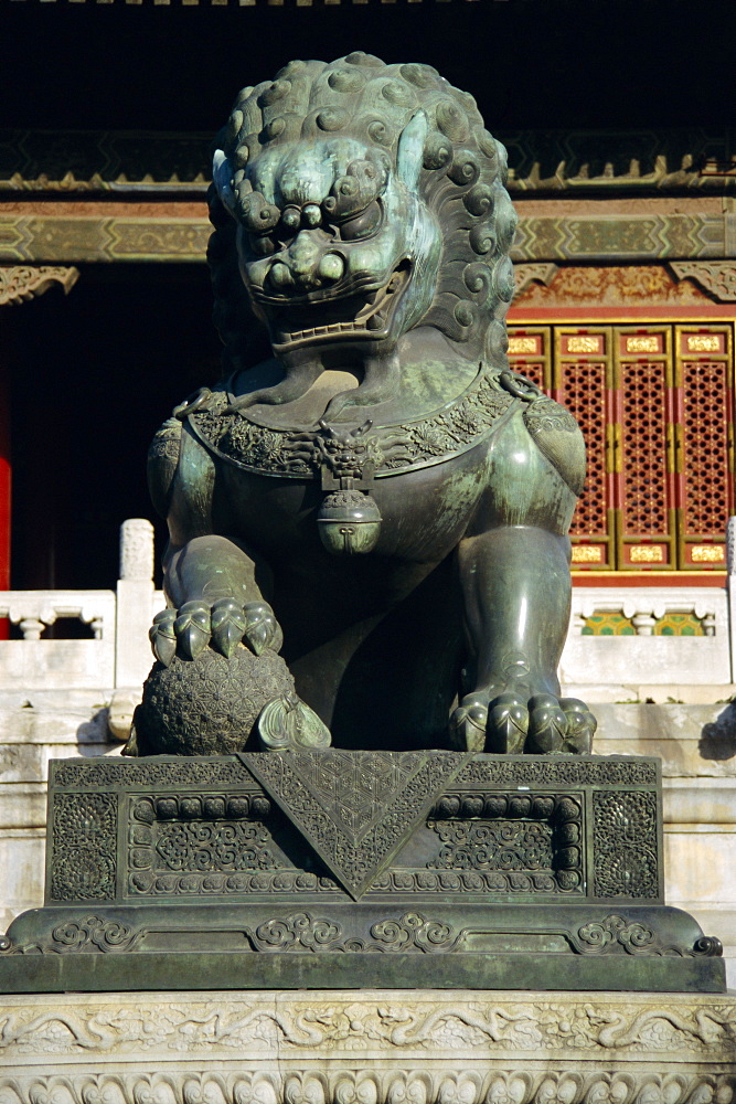 Bronze lion statue, Forbidden City, Beijing, China, Asia