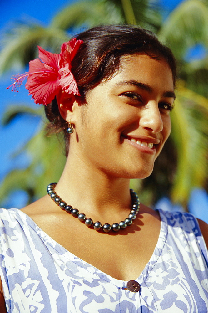 Portrait of a woman wearing a pearl necklace, Rarotonga, Cook Islands, Polynesia, South Pacific Islands, Pacific