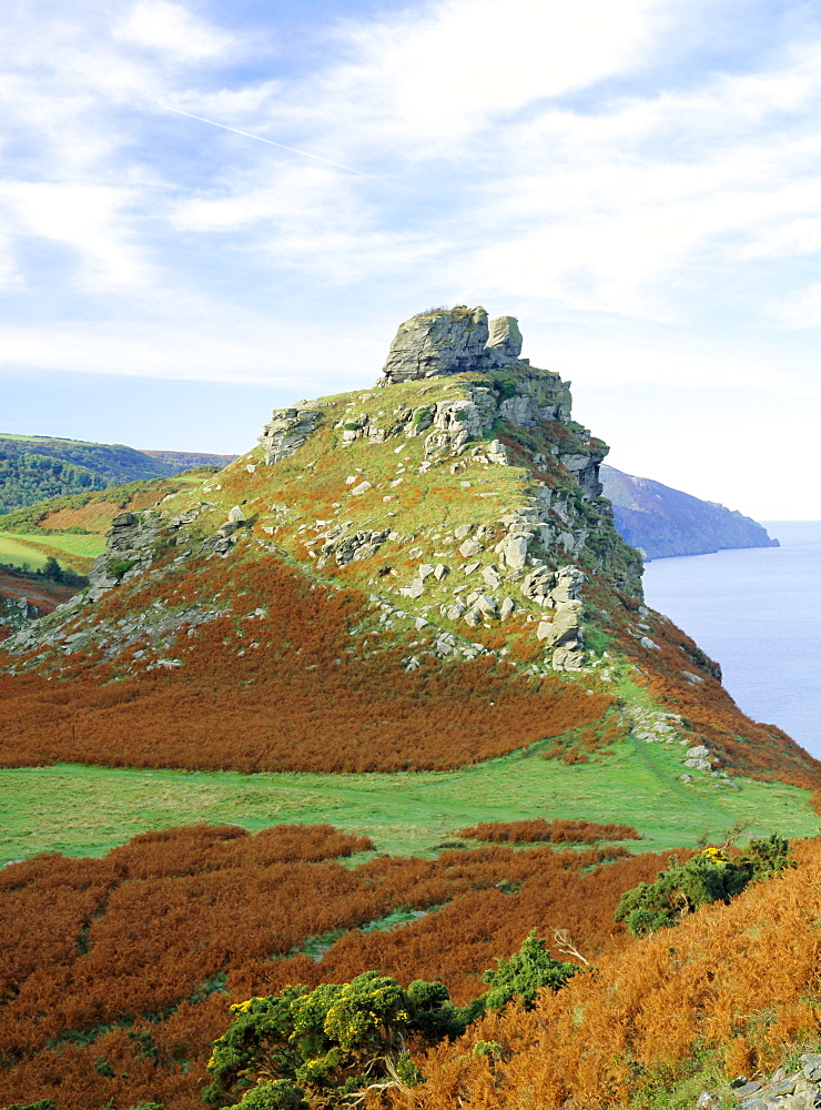 Castle Rock overlooking Wringcliff Bay, one of Britain's highest sea cliffs, the Valley of Rocks, near Lynton, Exmoor, Devon, England, UK, Europe