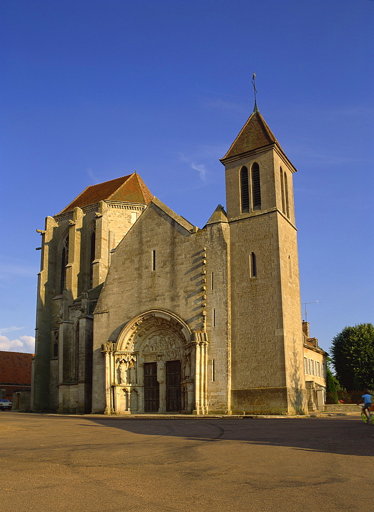 Former priory, St. Thibault, with exceptional choir and doorway, Auxois, Burgundy, France, Europe