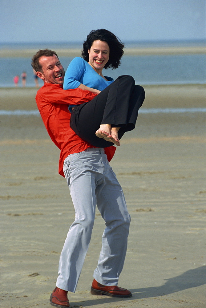 Couple on beach, West Wittering, Sussex, England, United Kingdom, Europe