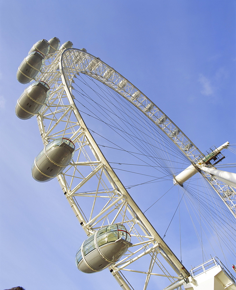 The London Eye, built to commemorate the millennium, London, England, UK