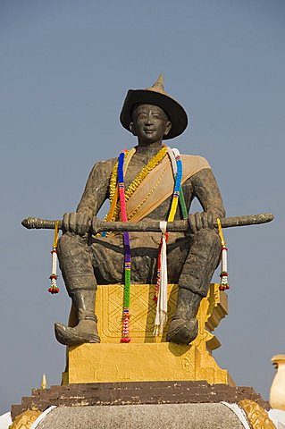 Statue of King Setthathirat, Pha That Luang, Vientiane, Laos, Indochina, Southeast Asia, Asia