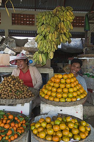 Market in Kompong Thom, Cambodia, Indochina, Southeast Asia, Asia