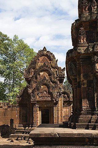 Banteay Srei Hindu temple, near Angkor, UNESCO World Heritage Site, Siem Reap, Cambodia, Indochina, Southeast Asia, Asia