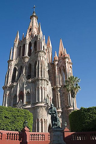 La Parroquia, church notable for its fantastic Neo-Gothic exterior, San Miguel de Allende (San Miguel), Guanajuato State, Mexico, North America