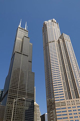 Sears Tower with white aerials, Chicago, Illinois, United States of America, North America