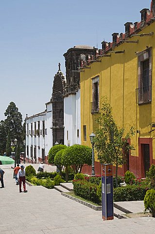 Plaza de Allende, a square near Templo de Nuestra Senora de la Salud church, San Miguel de Allende (San Miguel), Guanajuato State, Mexico, North America