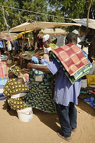 Market at Ngueniene, near Mbour, Senegal, West Africa, Africa