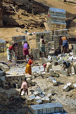 Stacking tins, Tamil Nadu state, India, Asia