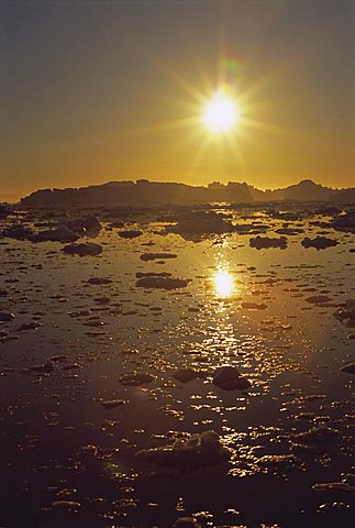 Icebergs from the icefjord, Ilulissat, Disko Bay, Greenland, Polar Regions