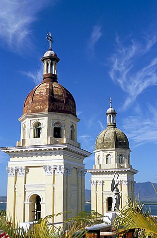 Catedral de la Asuncion on the Parque Cespedes, Santiago de Cuba, Cuba, West Indies, Central America