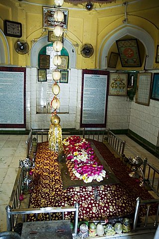 Tomb of relative of Aurangzeb, Khuldabad, Maharashtra, India, Asia