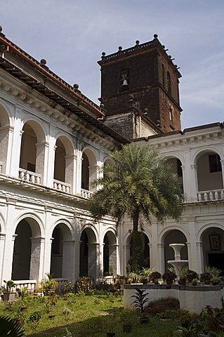 Cloisters of the Basilica of Bom Jesus, built 1594, Old Goa, UNESCO World Heritage Site, Goa, India, Asia