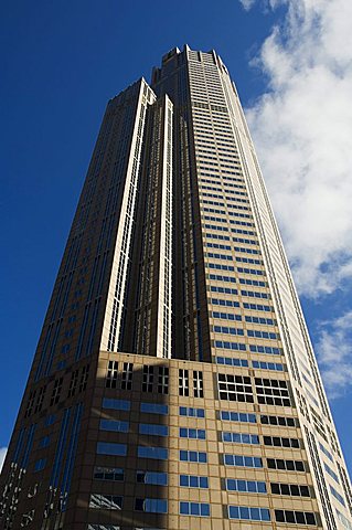 Building near the Sears Tower, Chicago, Illinois, United States of America, North America