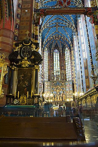 Interior of St. Mary's church or basilica, Main Market Square (Rynek Glowny), Old Town District (Stare Miasto), Krakow (Cracow), UNESCO World Heritage Site, Poland, Europe