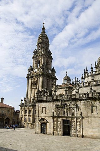 View of Santiago Cathedral from Plaza de la Quintana, UNESCO World Heritage Site, Santiago de Compostela, Galicia, Spain, Europe