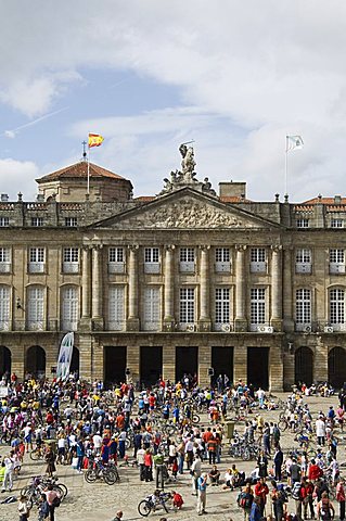 The Raxoi Palace, Plaza do Obradoiro, Santiago de Compostela, Galicia, Spain, Europe