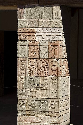 Columns depicting the Quetzal Bird, Palace of the Quetzal Butterfly, Teotihuacan, 150AD to 600AD and later used by the Aztecs, UNESCO World Heritage Site, north of Mexico City, Mexico, North America