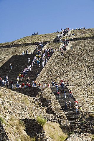 Pyramid of the Sun, Teotihuacan, 150AD to 600AD and later used by the Aztecs, UNESCO World Heritage Site, north of Mexico City, Mexico, North America