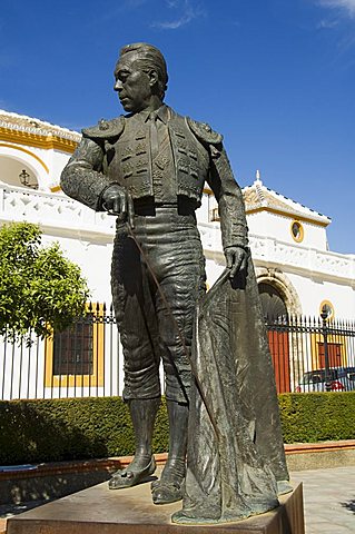 Statue of Curro Romero a famous matador, Bull Ring, Plaza de Toros de la Maestranza, El Arenal district, Seville, Andalusia (Andalucia), Spain, Europe