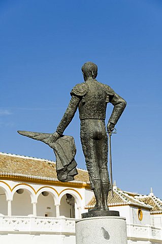 Statue at the bull ring, Plaza de Toros de la Maestranza, El Arenal district, Seville, Andalusia (Andalucia), Spain, Europe