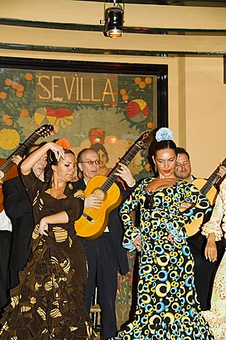 Flamenco dancers at El Arenal Restaurant, El Arenal district, Seville, Andalusia, Spain, Europe