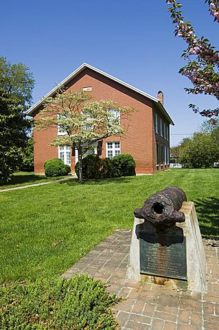 Masonic Lodge with old cannon, St. Michaels, Chesapeake Bay area, Maryland, United States of America, North America