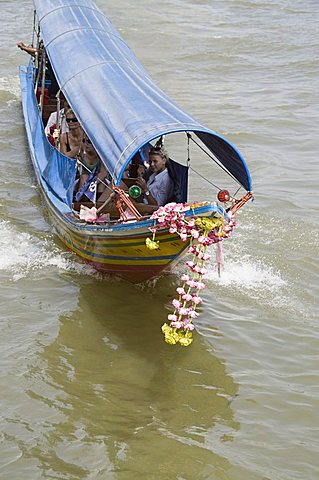 Boats on the Chao Phraya River, Bangkok, Thailand, Southeast Asia, Asia