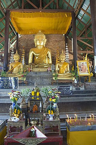 Wat Phra That Chedi Luang at Chiang Saen, Golden Triangle, Thailand, Southeast Asia, Asia