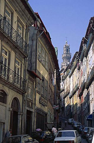 Narrow street, Porto (Oporto), Portugal, Europe