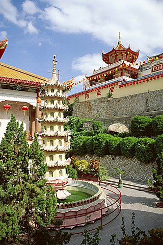 Exterior of the Kek Lok Si Temple, the largest Buddhist temple in Malaysia, started in 1890, Penang, Malaysia, Asia