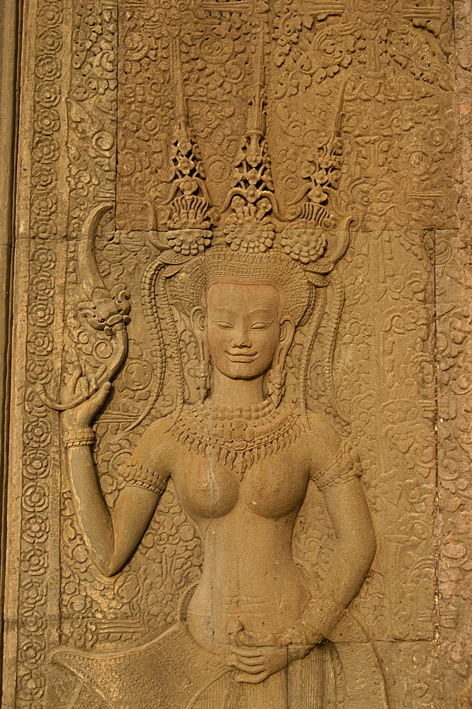 Detail of wall carving depicting an apsara at Angkor Wat, UNESCO World Heritage Site, Siem Reap, Cambodia, Indochina, Southeast Asia, Asia