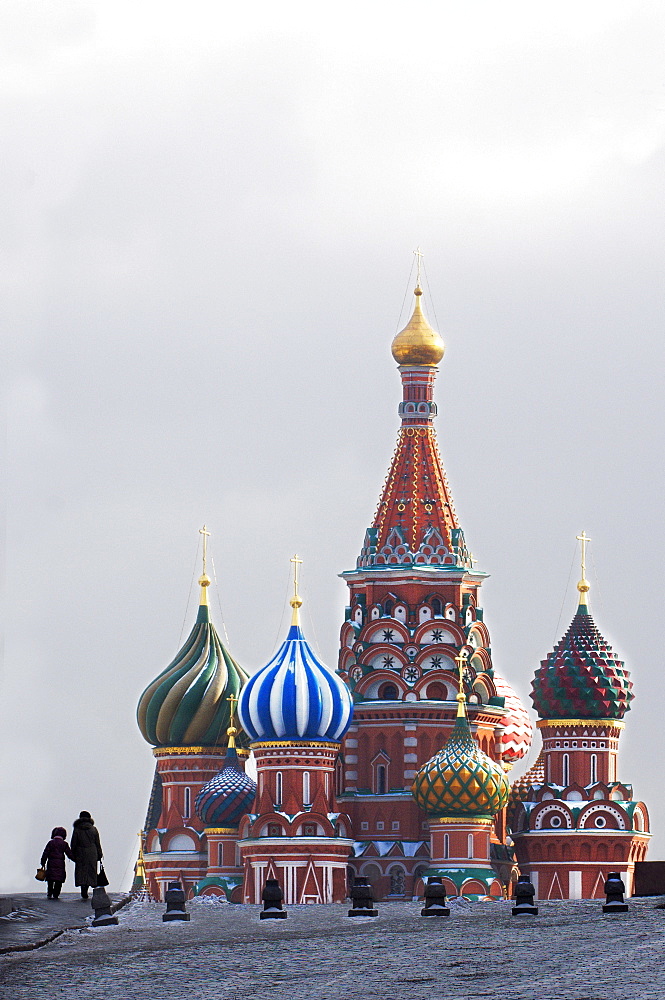 St. Basils Cathedral in the evening, Red Square, UNESCO World Heritage Site, Moscow, Russia, Europe