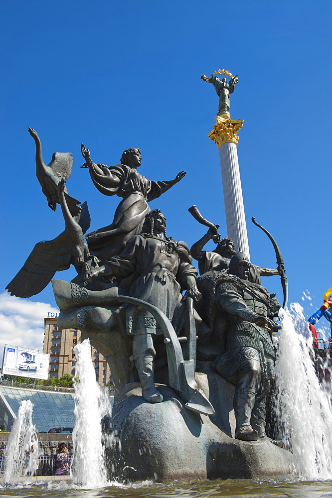 Monument to the founders of Kiev, Independence Square, Kiev, Ukraine, Europe