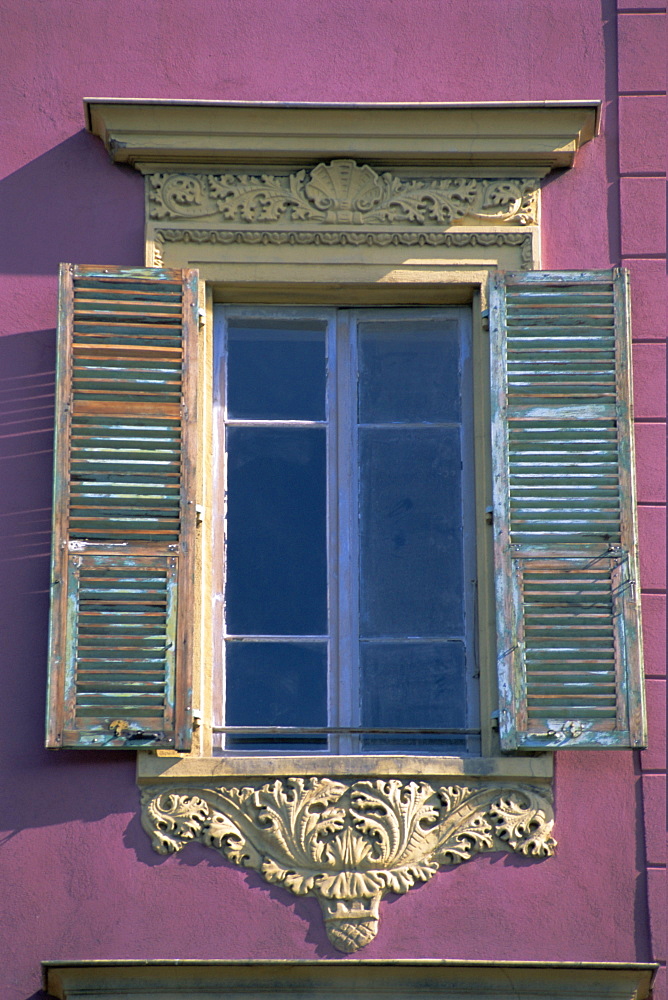 Window and shutters, Old Town, Nice, Cote d'Azur, Alpes Maritimes, Provence, France, Europe