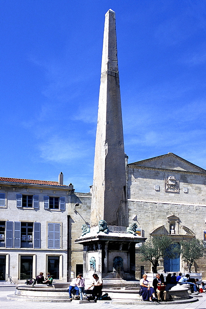 Obelisk in the Place de la Republique, Arles, Bouches-du-Rhone, Provence, France, Europe